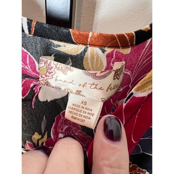 Band of the Free Black Berry Floral Print Camille Crossover Crop Top Size XS NWT - Picture 5 of 10